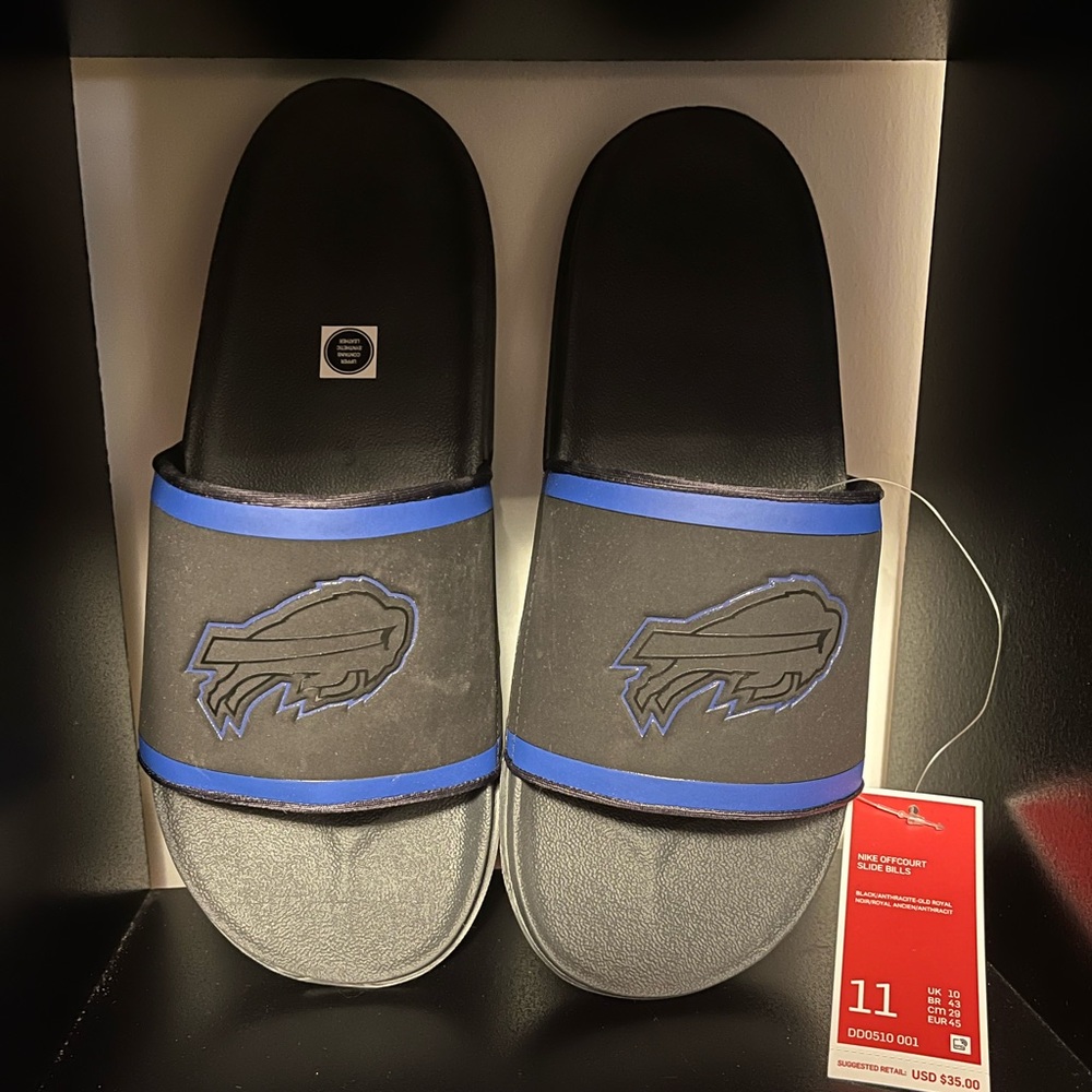 Nike Offcourt Buffalo Bills slides, size 11